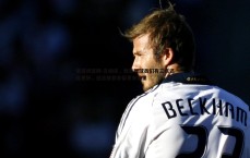 爱游戏官网-孔帕尼，我告诉球员们有三点还能更好，但这些我会留更衣室里